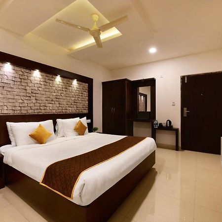 Hotel Bv Colours By Rivido, Begur Main Road Bangalore Dış mekan fotoğraf