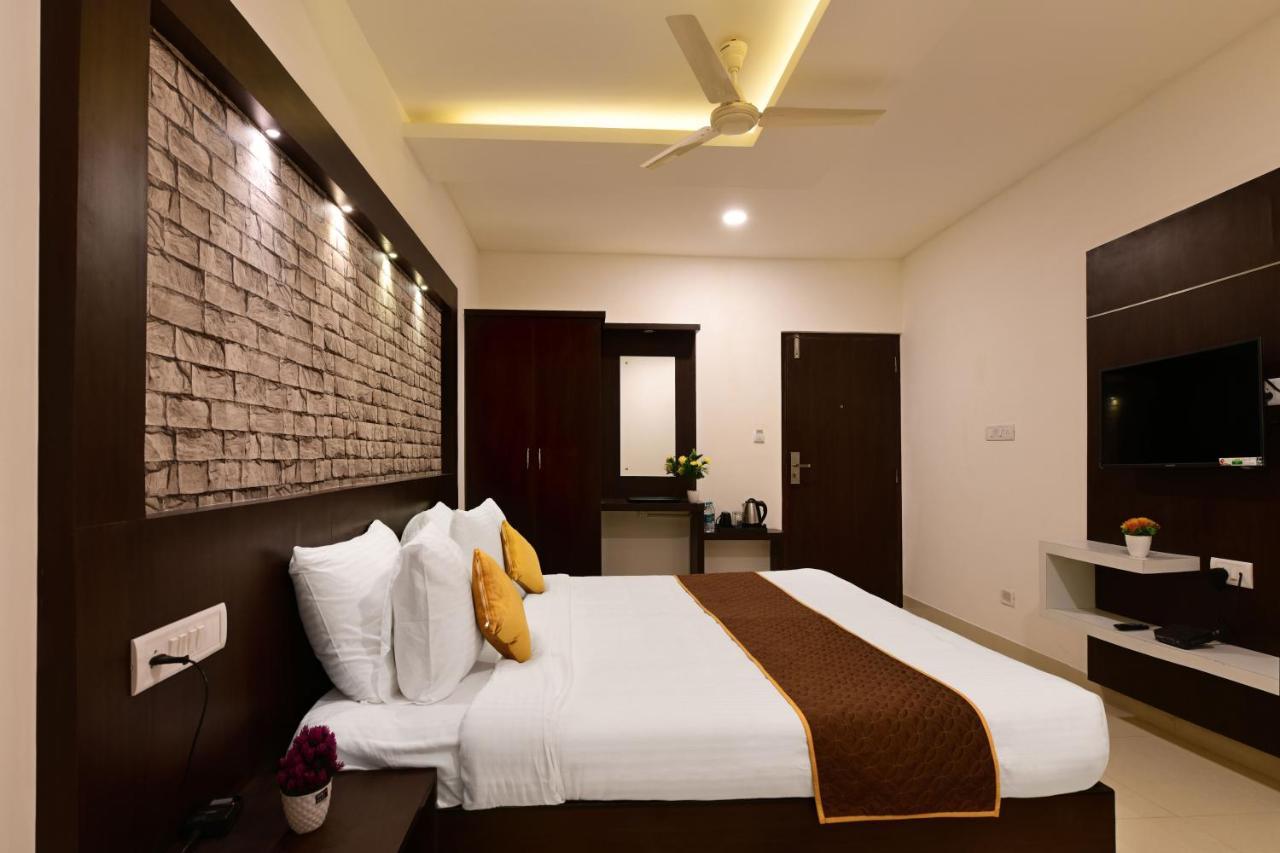 Hotel Bv Colours By Rivido, Begur Main Road Bangalore Dış mekan fotoğraf
